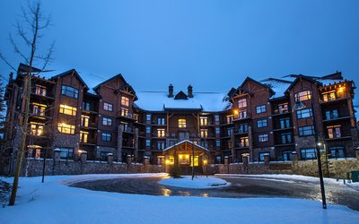 Glacier-Mountaineer Lodge