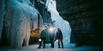 Maligne Canyon Icewalks